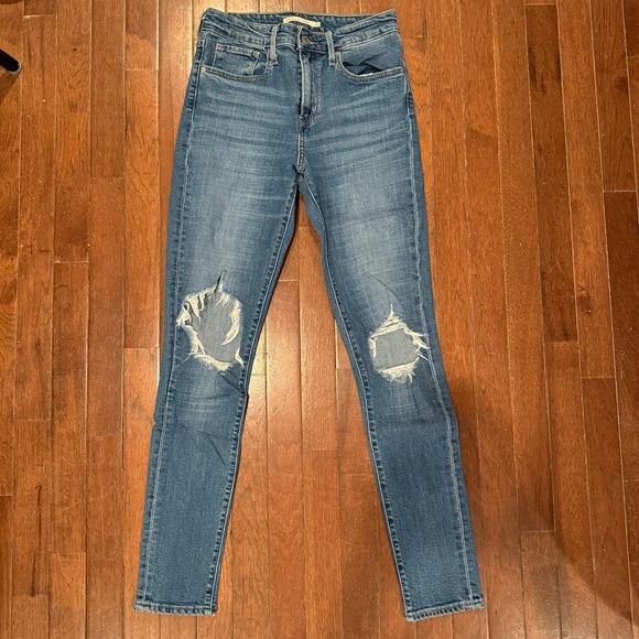 Levi’s 721 High Rise Distressed Skinny Jeans in Rugged Indigo - Picture 3 of 5